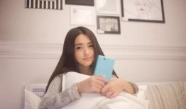 新闻爆料美女追男生,浪漫邂逅引关注